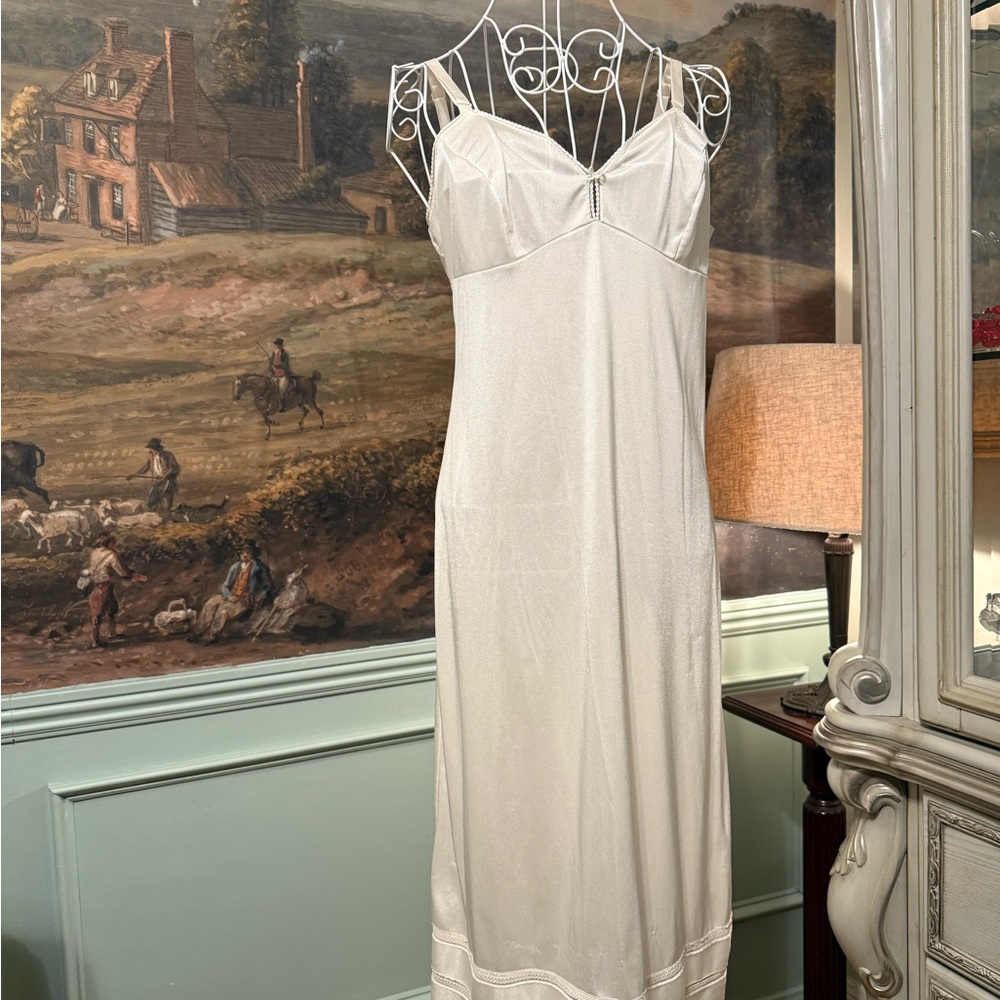 Size 36 Vintage Ivory Satin Slip Dress – Lace Trim – Classic Romantic Lingerie